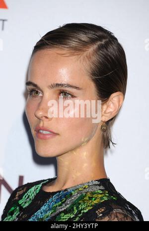 Isabel Lucas assiste au Gala du 35th anniversaire de la MOCA, au Geffen de la MOCA, Los Angeles Banque D'Images