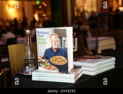 Wolfgang Puck en fait un livre de cuisine sain Signing à Spago Las Vegas, le Forum Shops au Caesars Palace. Banque D'Images