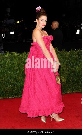 Stephanie Seymour arrivée à l'Institut de costume avantage met Gala célébration de l'ouverture de l'exposition Charles James, au-delà de la mode et du nouveau Centre de costume Anna Wintour. Metropolitan Museum of Art, New York. Banque D'Images