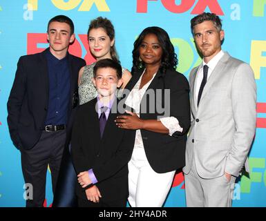 Charlie Rowe, Zoe Levin, Griffin Gluck, Octavia Spencer et Dave assistent à la présentation préalable de FOX Networks 2014 qui s'est tenue à FOX Fanfront à New York, aux États-Unis. Banque D'Images