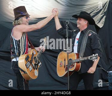 Big Kenny Alphin, John Rich, Big and Rich participant à la troisième journée du Bayou Country Superfest 5th annuel, qui s'est tenue au LSU Tiger Stadium à Baton Rouge, en Louisiane. Banque D'Images