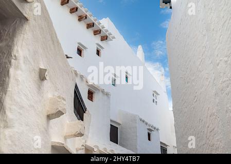 Vue sur le pittoresque village blanc de Binibeca Vell à Minorque, Iles Baléares Banque D'Images