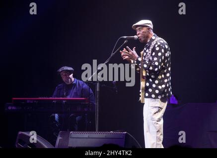Le bluesman américain Buddy Guy se présente à la salle Pleyel, Paris, France, le 6 novembre 2018. Banque D'Images
