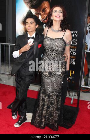 James Brown II et Tomi Rae Brown assistent à la première « Get On Up » de New York qui s'est tenue au théâtre Apollo le 21 juillet 2014. Banque D'Images