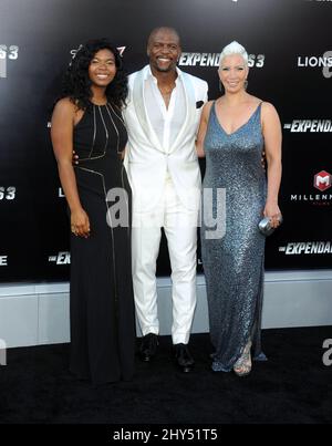 Terry Crews & Rebecca King-crews arrivant pour la première des Expendables 3 qui se tient au Chinese Theatre, Los Angeles. Banque D'Images