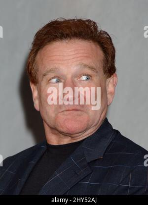 PHOTO DU DOSSIER : Robin Williams meurt à l'âge de 63 ans. 23 avril 2006 Westwood, ca. Robin Williams 'RV' Los Angeles première tenue au Mann Village Theatre Banque D'Images