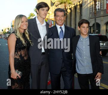 Pierce Brosnan assiste à la première du long métrage « The November Man » au TCL Chinese Theatre le mercredi 13 août 2014 à Los Angeles. Banque D'Images