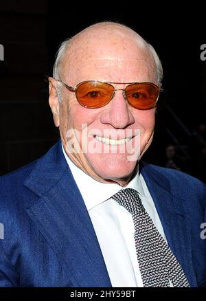 Barry Diller participe au spectacle Diane von Furstenberg lors de la Mercedes-Benz Fashion week Printemps/été 2015 à New York, Etats-Unis. Banque D'Images