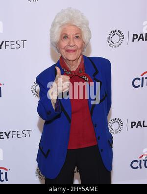 Charlotte Rae assister à la Paley Fall Flashback: "Les faits de la vie" Réunion anniversaire 35th au Centre Paley pour les médias Banque D'Images