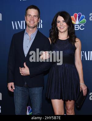 Peter Krause, Lauren Graham participant à l'événement tapis rouge de la saison 2014-2015 de la NBC Vanity Fair à Hyde Sunset Kitchen Banque D'Images