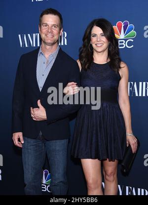 Peter Krause et Lauren Graham assistent à l'événement tapis rouge de la saison 2014-2015 de la NBC Vanity Fair à Hyde Sunset Kitchen Banque D'Images