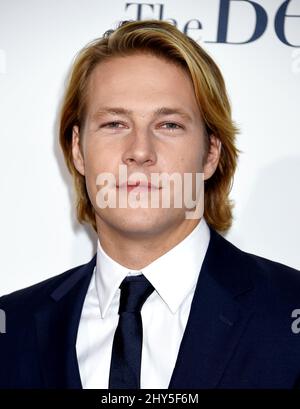 Luke Bracey participe à la première mondiale « The Best of Me » au Regal Cinema de Los Angeles Banque D'Images