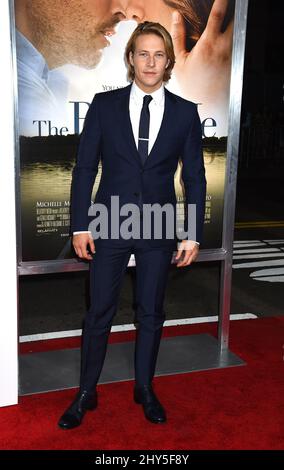 Luke Bracey participe à la première mondiale « The Best of Me » au Regal Cinema de Los Angeles Banque D'Images