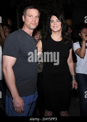 Peter Krause & Lauren Graham, participant à l'épisode de planification familiale 100th à Universal Studios à Hollywood, en Californie. Banque D'Images