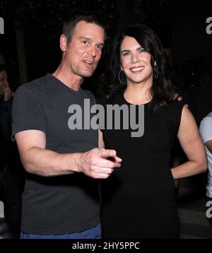 Peter Krause & Lauren Graham, participant à l'épisode de planification familiale 100th à Universal Studios à Hollywood, en Californie. Banque D'Images