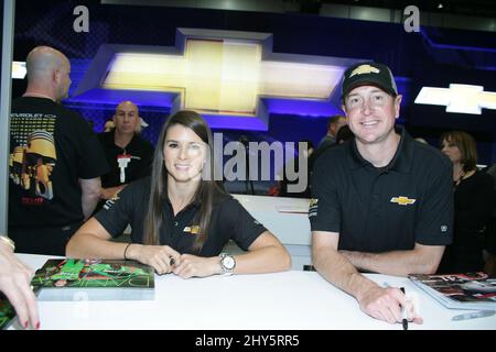 Danica Patrick, Kyle Busch participant au SEMA Show 2014 à Las Vegas Banque D'Images