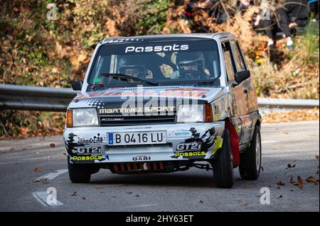 Siège coloré voiture de rallye Marbella GL conduite pendant la compétition Rally Costa Brava 69th Banque D'Images