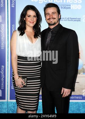 Melanie Lynskey, Jason Ritter participant à la première de 'togetherness' Banque D'Images