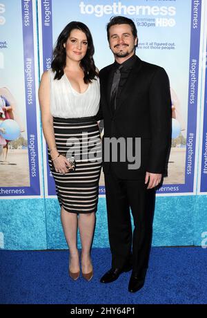 Melanie Lynskey, Jason Ritter participant à la première de 'togetherness' Banque D'Images