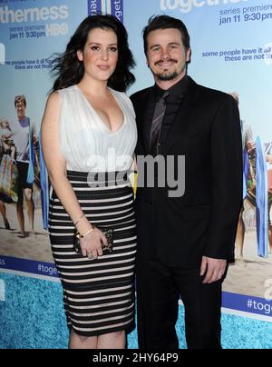 Melanie Lynskey, Jason Ritter participant à la première de 'togetherness' Banque D'Images