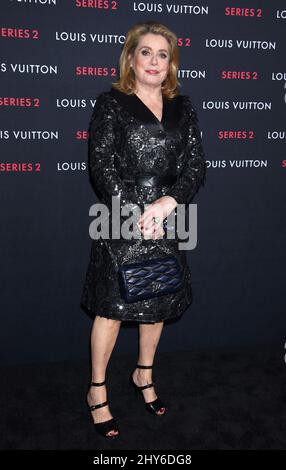 Catherine Deneuve participe à un événement appelé, Louis Vuitton dévoile une exposition non conventionnelle, 'SÉRIE 2 ???? Passé, présent et futur ». Cette exposition est une interprétation moderne et inattendue d'un défilé de mode. 5 février 2015 Los Angeles, ca. Banque D'Images