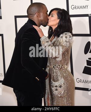 Kanye West et Kim Kardashian assistent aux Grammy Awards 57th à Los Angeles, Californie. Banque D'Images