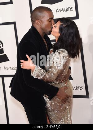 Kanye West et Kim Kardashian assistent aux Grammy Awards 57th à Los Angeles, Californie. Banque D'Images