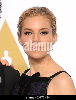 Sienna Miller dans la salle de presse des Academy Awards 87th Banque D'Images