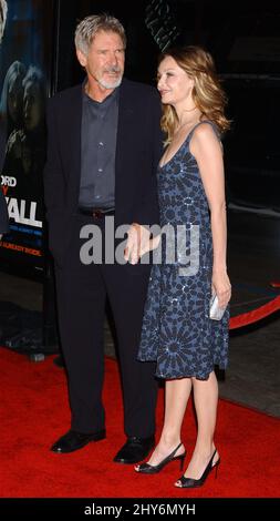 2 février 2006 Hollywood, ca. Harrison Ford et la première mondiale du pare-feu de Calista Flockhart se sont tenues au théâtre chinois de Grauman Banque D'Images