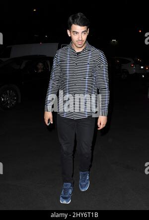 Joe Jonas participant à la soirée Throwback de Jared présentée par Monster High au Moonlight Rollerway, à Glendale, Californie. Banque D'Images