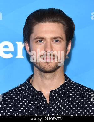 Aaron Tveit participe à la Journée de la presse d'été NBCUniversal à Los Angeles Banque D'Images