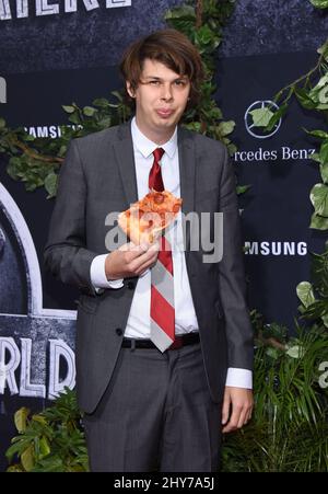 Matty Cardarople participant à la première mondiale « Jurassic World » qui s'est tenue au Dolby Theatre de Los Angeles, en Californie. Banque D'Images