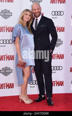 Corey Stoll & Nadia Bowers participant à la première mondiale « Ant-Man » au Dolby Theatre de Los Angeles, aux États-Unis. Banque D'Images