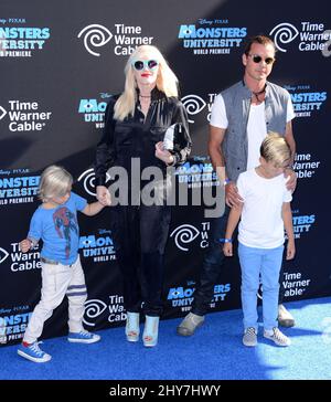 17 juin 2013 Hollywood, ca. Gwen Stefani et Gavin Rossdale avec les fils Zuma Nesta Rock Rossdale et Kingston Rossdale 'Monsters University', première tenue au théâtre El Capitan Banque D'Images