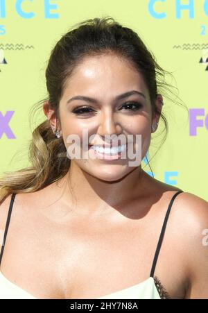 Bethany Mota arrive pour les prix Teen Choice au Centre Galen le dimanche 16 août 2015, à Los Angeles. Banque D'Images