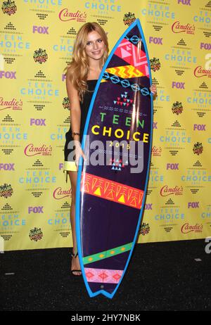 Bella Thorne dans la salle de presse après les prix Teen Choice au Centre Galen, le dimanche 16 août 2015, à Los Angeles. Banque D'Images