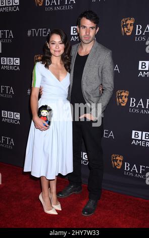 Tatiana Maslany et Tom Cullen arrivant à la BAFTA TV Tea Party 2015 de Los Angeles Banque D'Images