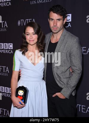 Tatiana Maslany et Tom Cullen arrivent au salon de thé TV 2015 de BAFTA à Los Angeles Banque D'Images