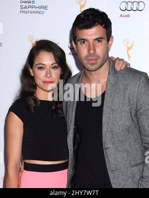 Tatiana Maslany et Tom Cullen arrivent à la réception des artistes nominés Emmy Awards 67th de l'Académie de télévision, qui s'est tenue à Spectra par Wolfgang Puck au Pacific Design Center Banque D'Images