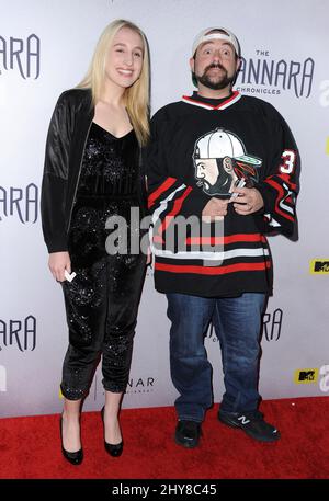 Kevin Smith, Harley Quinn Smith arrive pour la première des chroniques de Shannara qui a eu lieu aux cinémas IPIC, Los Angeles, le 4th décembre 2015. Banque D'Images