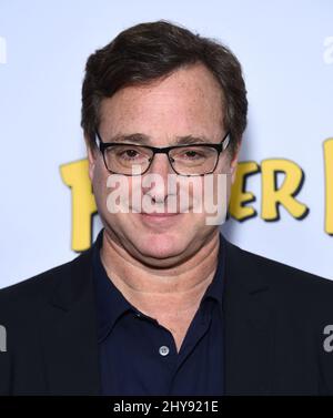 Bob Saget participant à la première Nextflix « The Fuller House » qui s'est tenue au Grove, Pacific Theaters, Los Angeles, CA, le 16 février, 2016. Banque D'Images