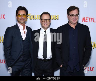 Dave Coulier, John Stamos et Bob Saget participant à la première Nextflix « The Fuller House » qui s'est tenue au Grove, Pacific Theaters, Los Angeles, Californie, le 16 février, 2016. Banque D'Images