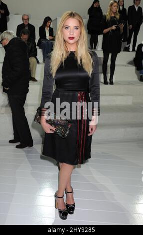 Ashley Benson assister à la collection Marc Jacobs automne 2016 qui a eu lieu pendant la semaine de la mode de New York les spectacles au 64th Street Armory Banque D'Images