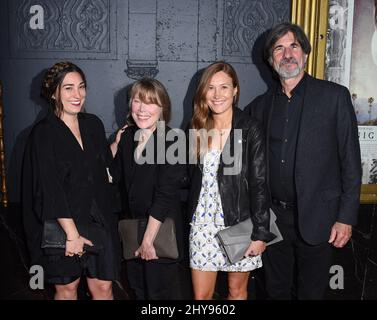 Madison Fisk, Sissy Spacek, Schuyler Fisk et Jack Fisk participent à la première Knight of Cups à Los Angeles, CA, États-Unis, le 1 mars 2016. Banque D'Images