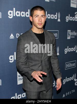 Nick Jonas assiste aux Oscars de médias GLAAD 27th qui se tiennent à l'hôtel Beverly Hilton Banque D'Images