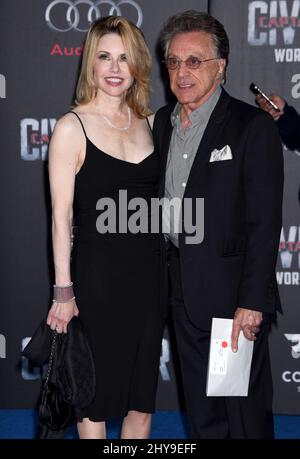 Frankie Valli participe à la première mondiale « Captain America civil War » qui s'est tenue au Dolby Theatre de Los Angeles, aux États-Unis. Banque D'Images