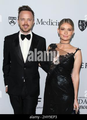 Aaron Paul et Lauren Parsekian arrivent à Sean Parker et au gala de la Fondation Parker pour célébrer un jalon dans la recherche médicale le mercredi 13 avril 2016, à Los Angeles. Banque D'Images