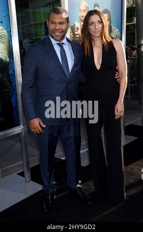 Jordan Peele et Chelsea Peretti participant à la première 'Keanu' qui s'est tenue au ArcLight Cinemas Cinerama Dome à Los Angeles, aux États-Unis. Banque D'Images