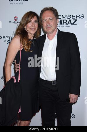 Mark Isham et Donna Isham assistaient à la première de 'Septembers of Shiraz' à Los Angeles. Banque D'Images