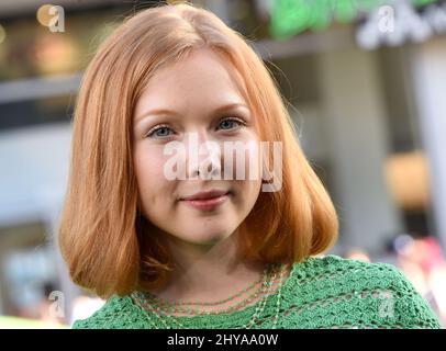 Molly Quinn assistant à la première des « chiens de guerre » de Los Angeles qui s'est tenue au TCL Chinese Theatre, Hollywood, CA., le 15 août 2016. Banque D'Images